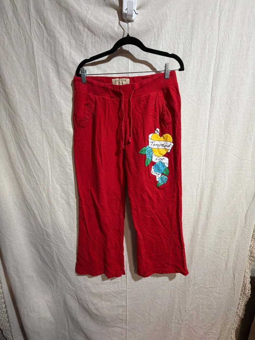 Sixteen 'Tempted For Love' Red Graphic Sweatpants Size XL